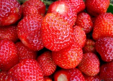 Strawberry - wheatfields(CC BY-NC-SA 2.0)