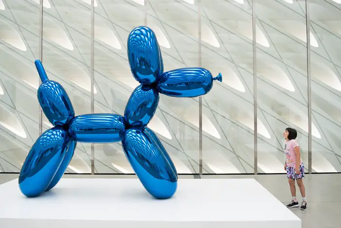 Ballon Dog (blue) - Jeff Koons