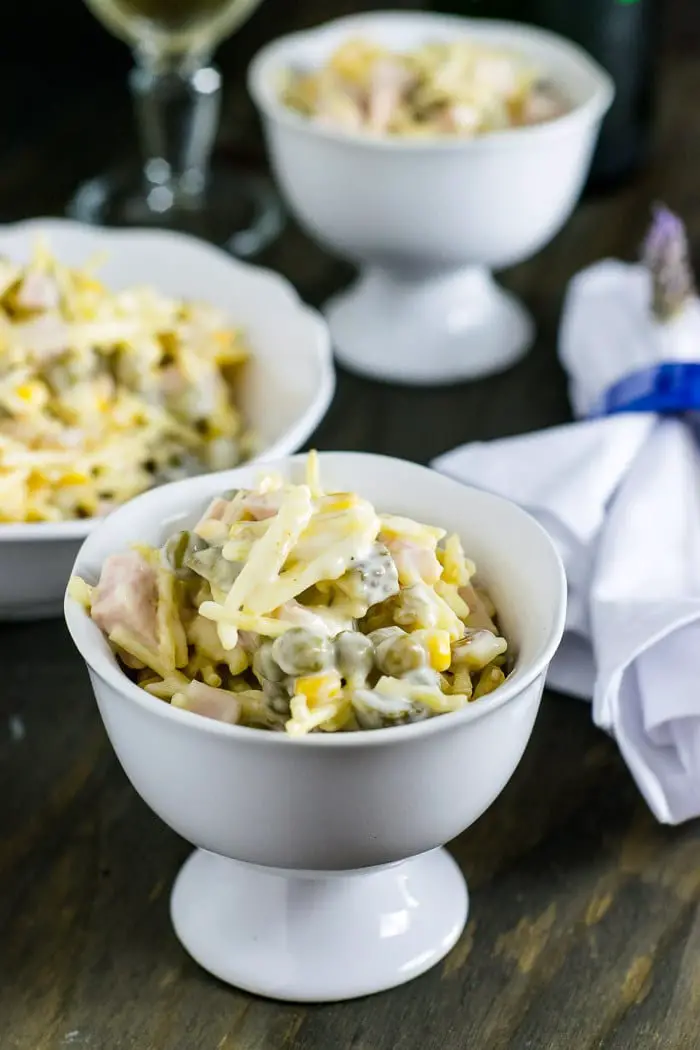 Salada com Batata Palha - rápida e fácil | Malas e Panelas