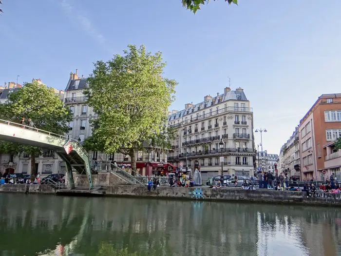 16 Lugares para Visitar em Paris | Canal Saint Martin | Malas e Panelas” width=
