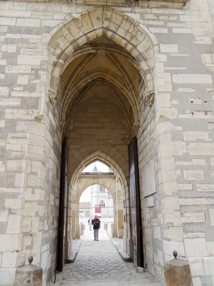16 Lugares para Visitar em Paris | Château de Vincennes | Malas e Panelas” width=