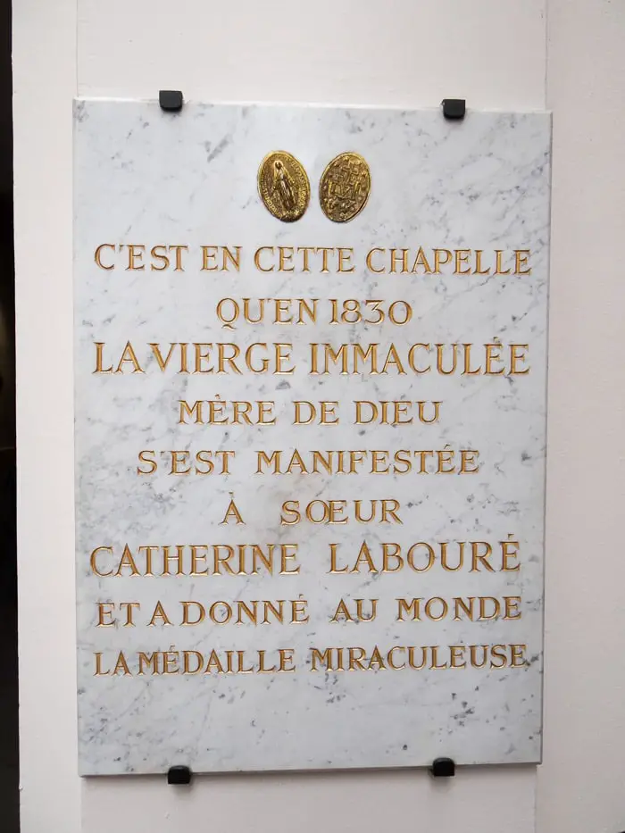 16 Lugares para Visitar em Paris | La Chapelle Notre Dame de la Medaille Miraculeuse | Malas e Panelas 