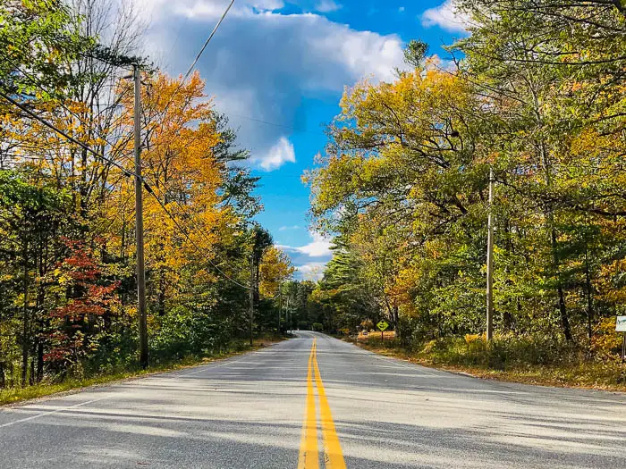 Estrada em Maine
